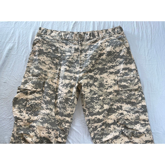 ROTHCO B.D.U. Battle Dress Uniform Digital Camo Cargo Bush Pants. XL Reg, 40X32. - Picture 5 of 9